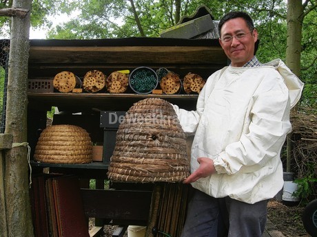 Hung Thanh Nguyen gebruikt zijn honing voor het goede doel. Foto whm